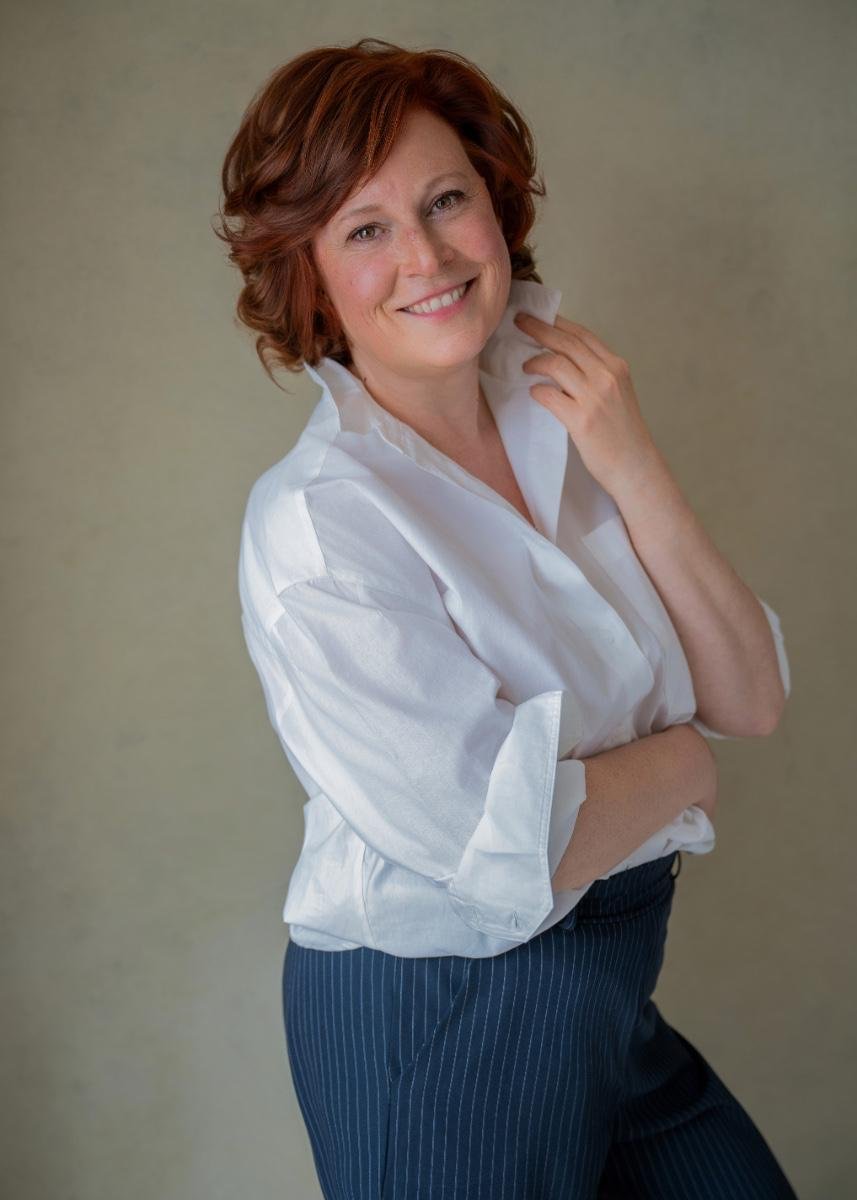 Portret Mariska Curvers, natuurlijke behandelingen en huidexpert. Holistisch